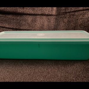 Tupperware 892 with Lid 893, like new, Long container!